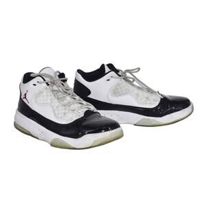 B2 Auth NIKE Max Aura 2 Black Gym Red White Shoes CK6636-102 Size 10.5